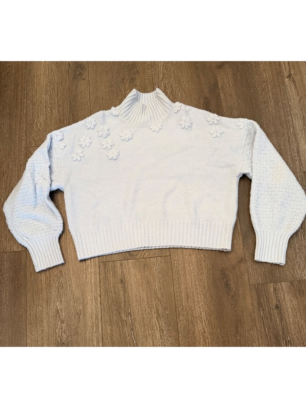 Jessica Simpson Light Blue Floral Applique Mock Neck Sweater L Cropped